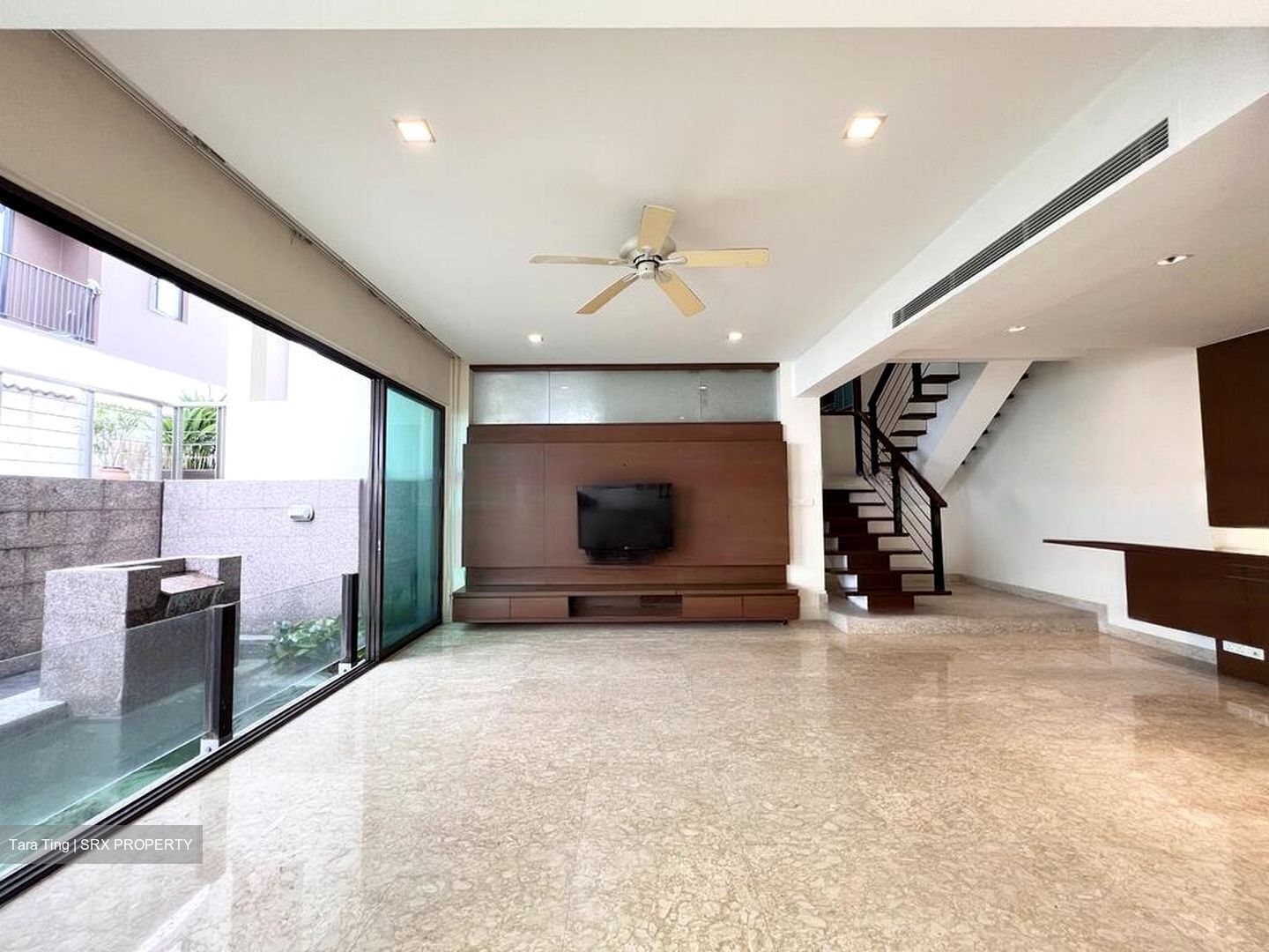 Sennett Avenue (D16), Semi-Detached #437537931